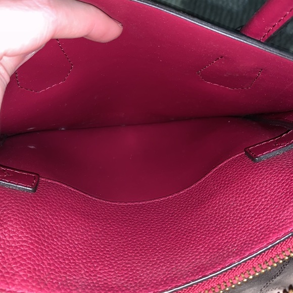 Micheal kors crossbody medium - Picture 8 of 8